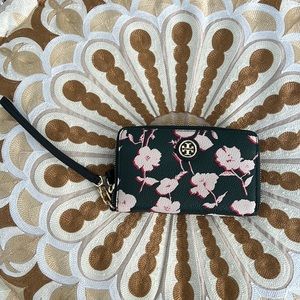 Tory Burch Wristlet